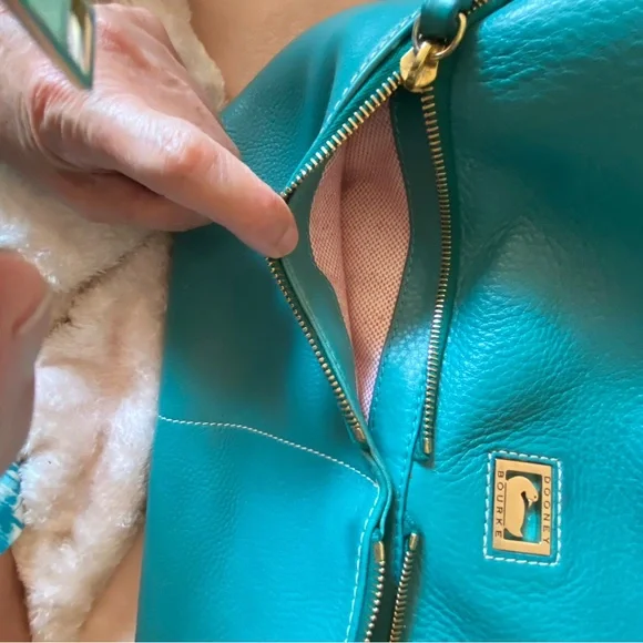 Handbag - Picture 6 of 9